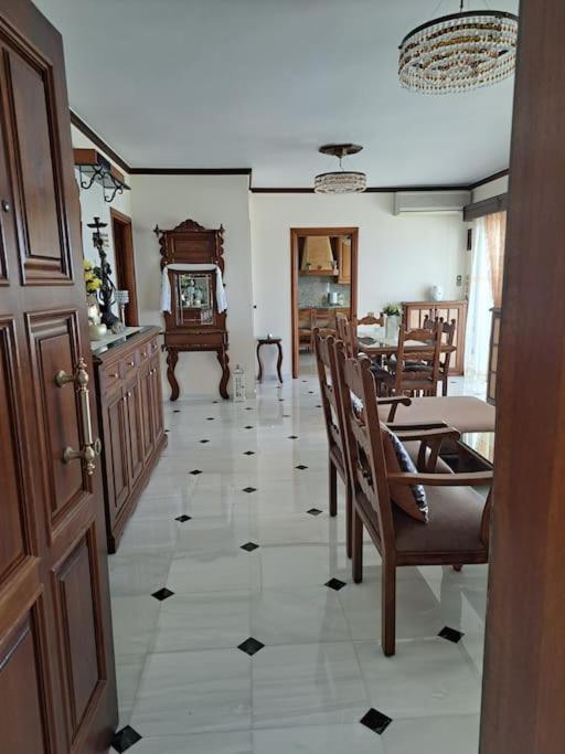 Seaview Flora'S Luxury Apartment-300Meters From The Beach Rethymno  Bagian luar foto