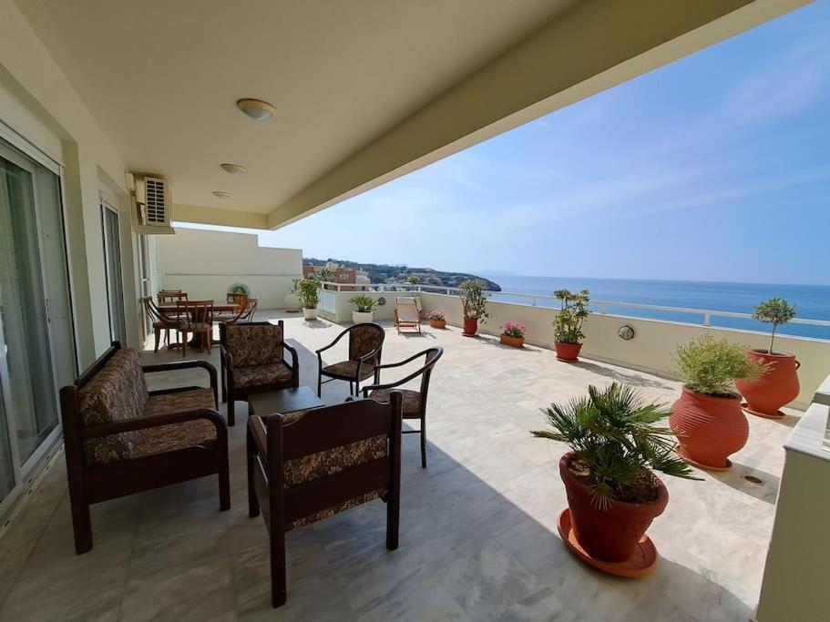 Seaview Flora'S Luxury Apartment-300Meters From The Beach Rethymno  Bagian luar foto