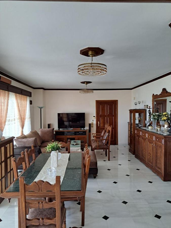 Seaview Flora'S Luxury Apartment-300Meters From The Beach Rethymno  Bagian luar foto