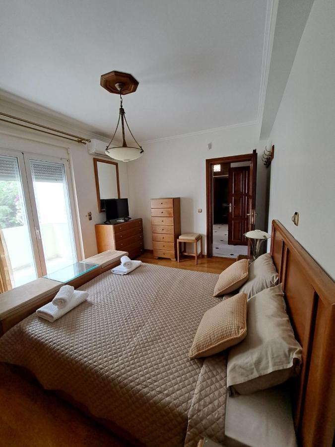 Seaview Flora'S Luxury Apartment-300Meters From The Beach Rethymno  Bagian luar foto