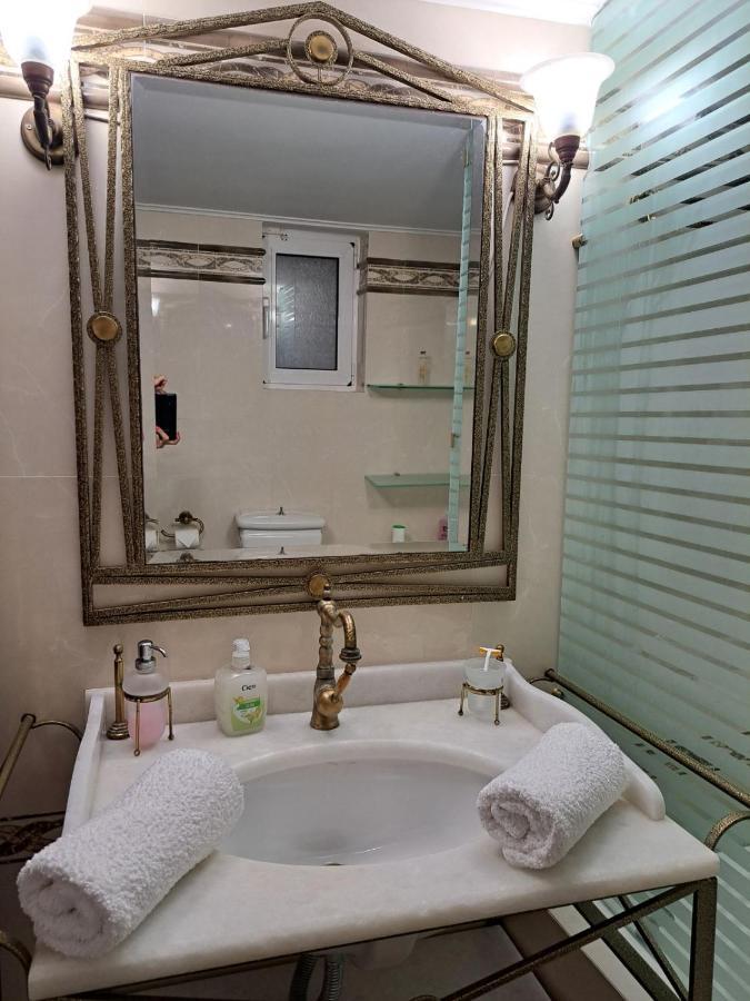 Seaview Flora'S Luxury Apartment-300Meters From The Beach Rethymno  Bagian luar foto