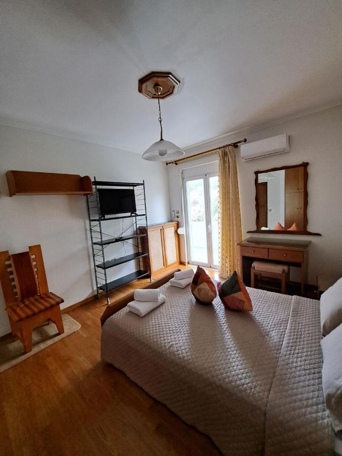 Seaview Flora'S Luxury Apartment-300Meters From The Beach Rethymno  Bagian luar foto