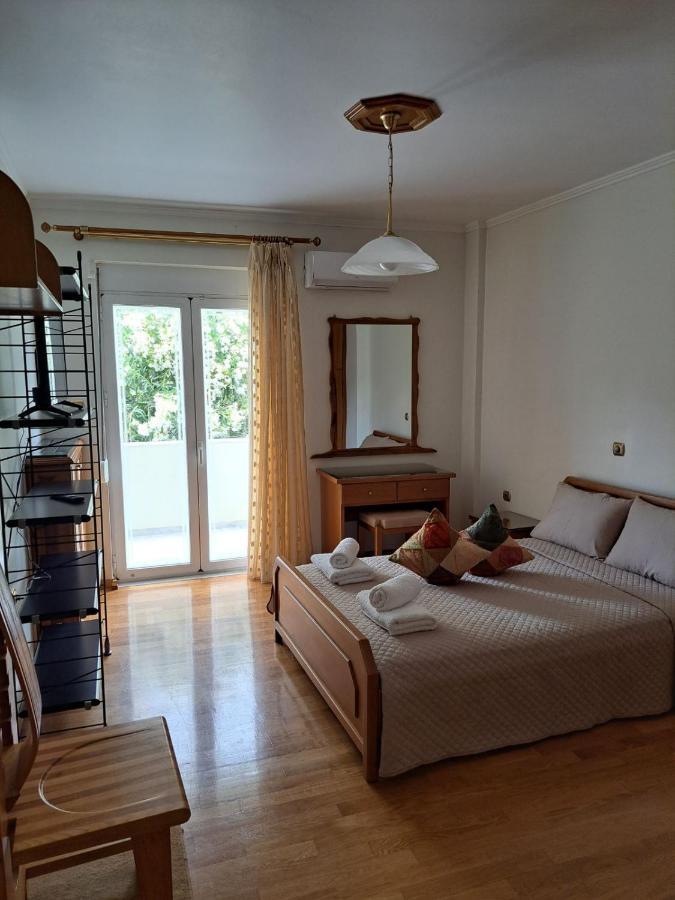 Seaview Flora'S Luxury Apartment-300Meters From The Beach Rethymno  Bagian luar foto