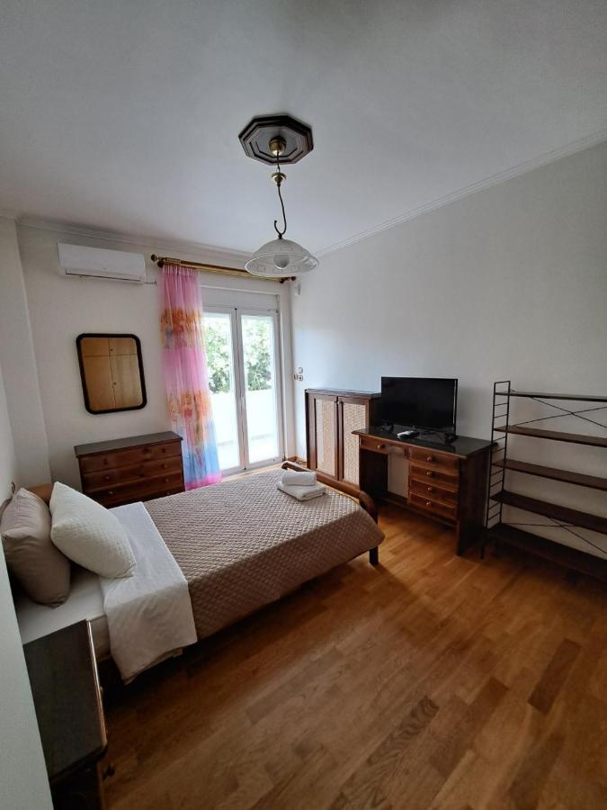 Seaview Flora'S Luxury Apartment-300Meters From The Beach Rethymno  Bagian luar foto