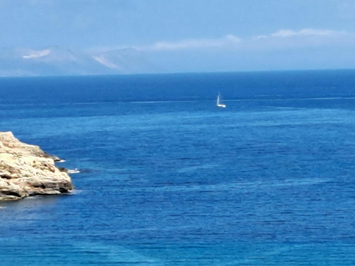 Seaview Flora'S Luxury Apartment-300Meters From The Beach Rethymno  Bagian luar foto