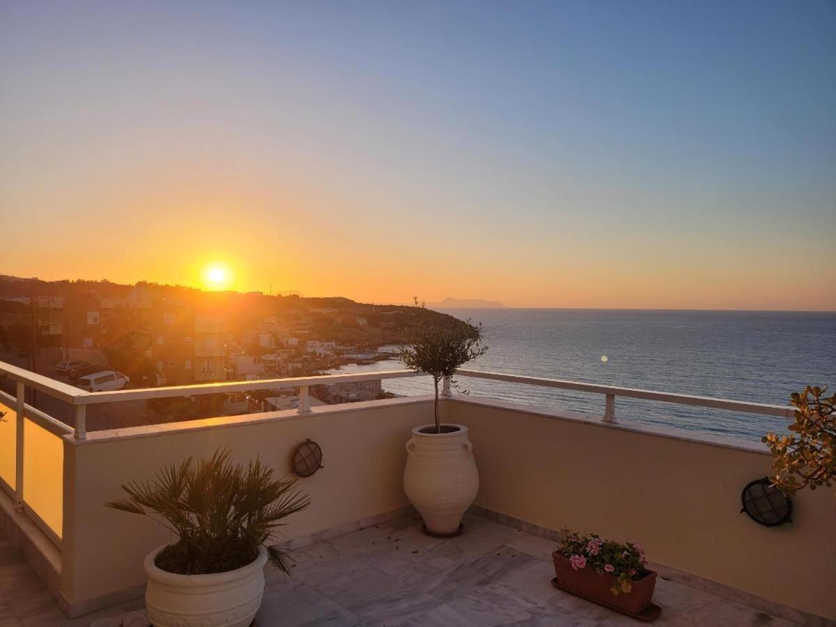 Seaview Flora'S Luxury Apartment-300Meters From The Beach Rethymno  Bagian luar foto